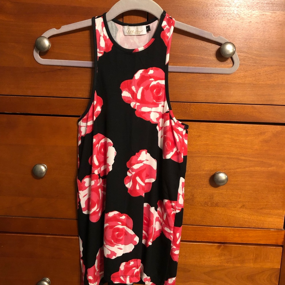 Ava sky tank tempo size small